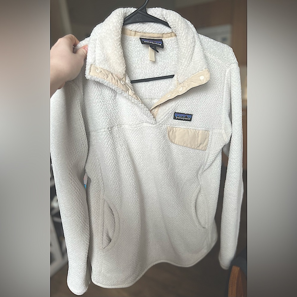 Women’s M Patagonia fleece pullover.
